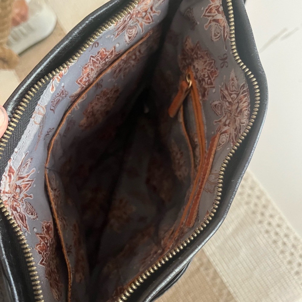 HOBO Black Leather Crossbody Bag - Picture 4 of 5